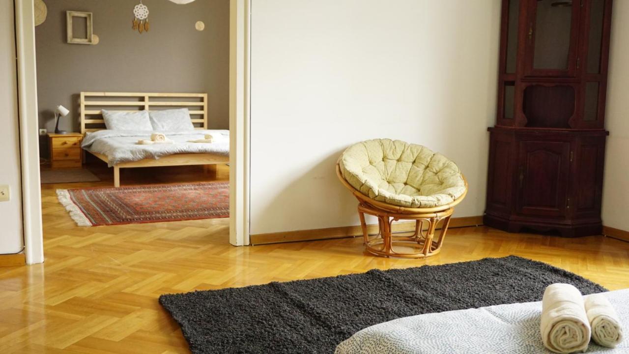 Green Land Apartment Belgrado Esterno foto