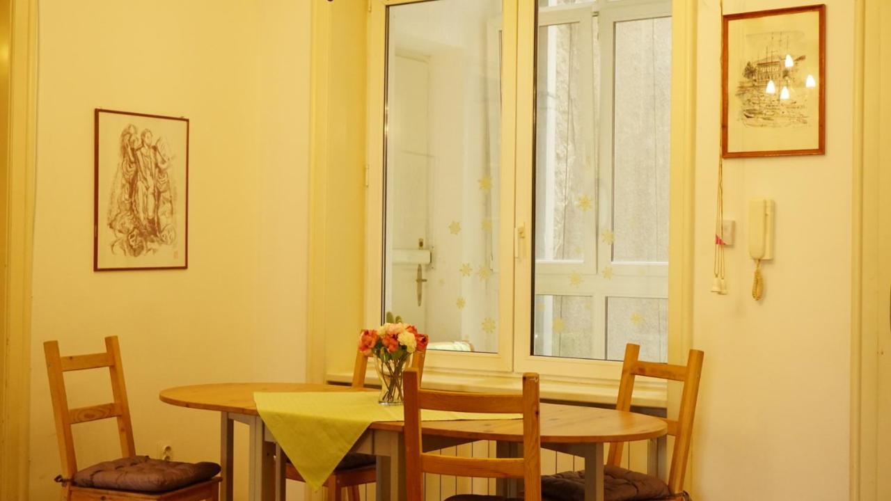 Green Land Apartment Belgrado Esterno foto