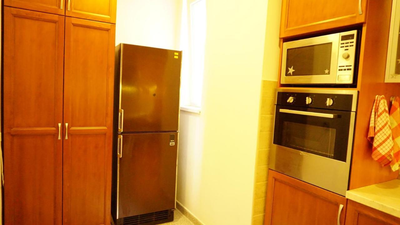 Green Land Apartment Belgrado Esterno foto